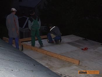 Das Dach wird nun doch noch l�nger.