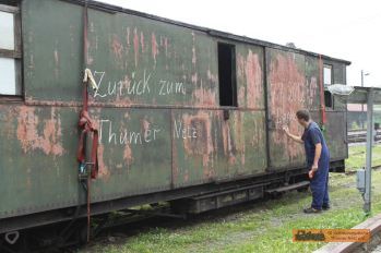 Sven schreibt die Danksagung. � P. H�hnel