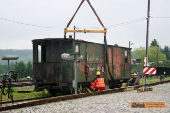 Die Quertraverse mu� gerade h�ngen. � S. Meyer