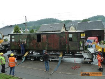 Sven schreibt die Danksagung noch einmal nach. � M. Ihle