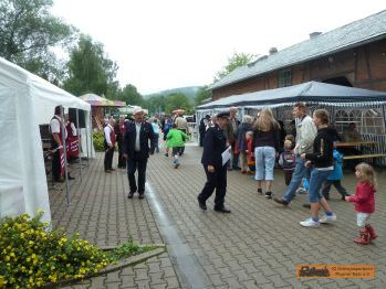 Endlich was los auf der Festmeile. � M. Ihle