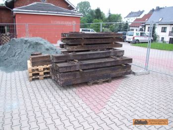 Alle 49 Schwellen liegen nun auf der Baustelle.