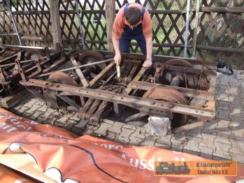 Sven beim messen und fotografieren.