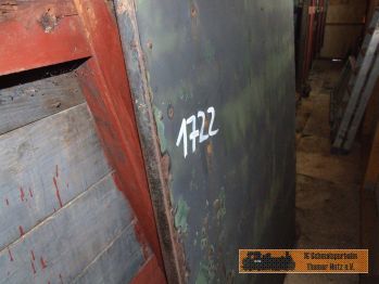 Eine der Seitent�ren, Teil #1722.