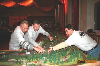 die Anlagen werden ausgeschm�ckt