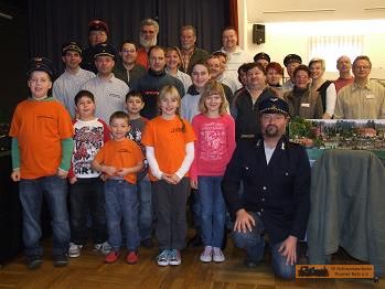 Das Er�ffnungsfoto mit allen Ausstellern.