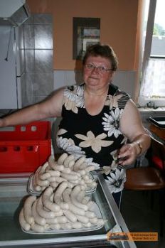 der Bratwurstnachschub � C. Weber