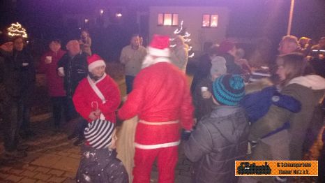 Er hat seinen kleinen Helfer mitgebracht.