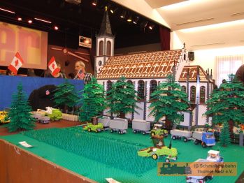 Die LEGO-LPG bei der Ernte.