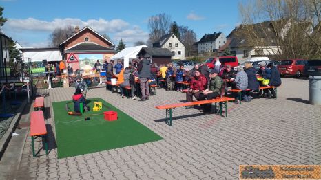 die Kinderspielbahn und Bastelstra&szlig;e