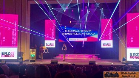 Hilfe, wir m&uuml;ssen auf die B&uuml;hne.