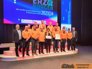 Wir mit den Vertretern der Stadt Thum.