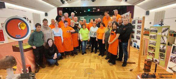 Alle Aussteller und Helfer zusammen.