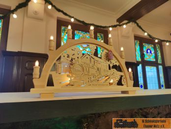 Unseren Schwibbbogen haben wir auch mitgebracht.