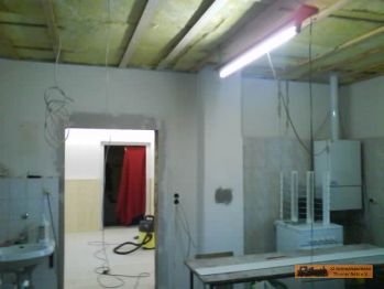 Der Blick zum Vereinsraum, da ist noch viel Arbeit.
